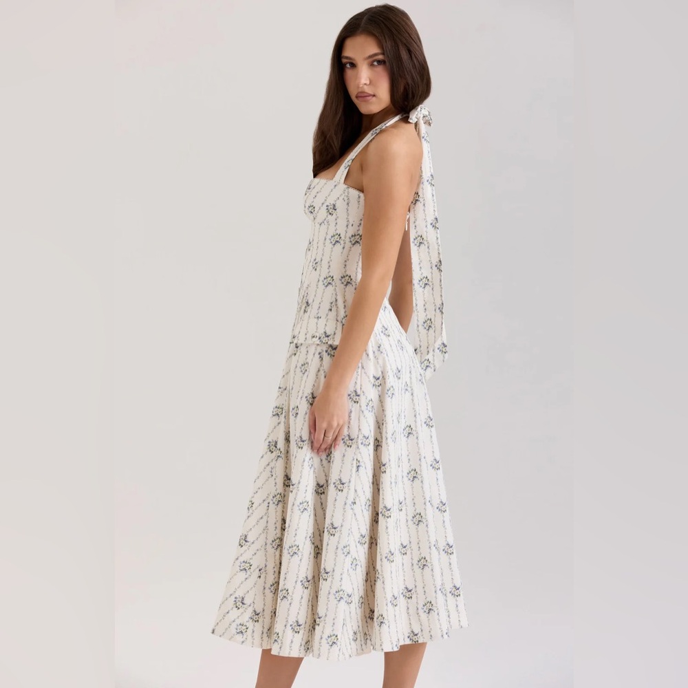Chic Backless White and Blue Dress